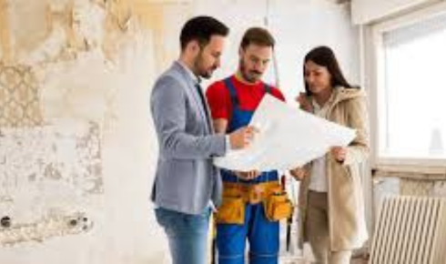 How can scheduling noisy tasks at specific hours reduce tension with neighbours during renovation